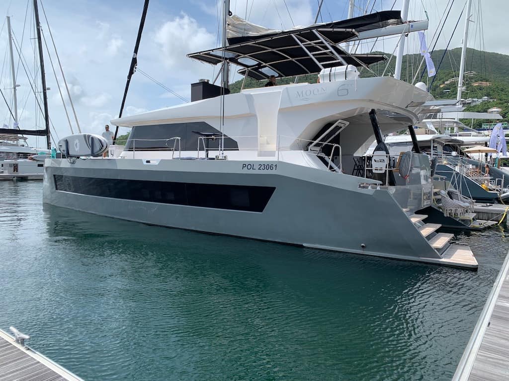 Catamaran Moon Dragon