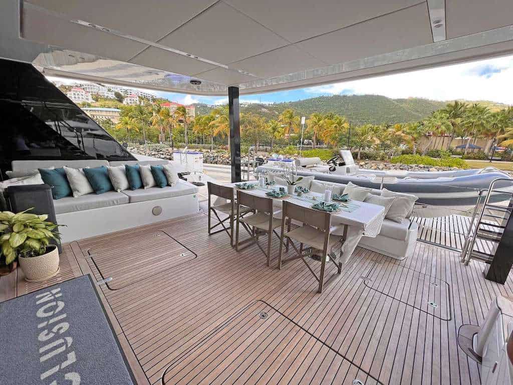 Catmaran Seclusion Aft Deck